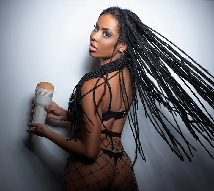Kira Noir Fleshlight - Image 4